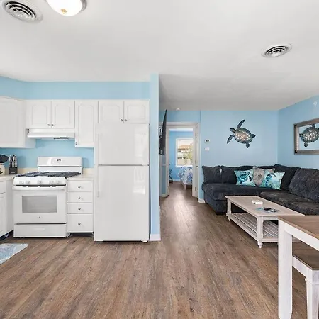 The Barracuda 3 Steps To The Beach 2Br Sleeps 6